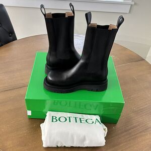 $1450 Bottega Veneta Size 9 Black Leather Chunky Lug Sole Pull On Boots 39